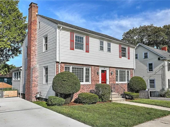 114 Marbury Ave, Pawtucket, RI 02860