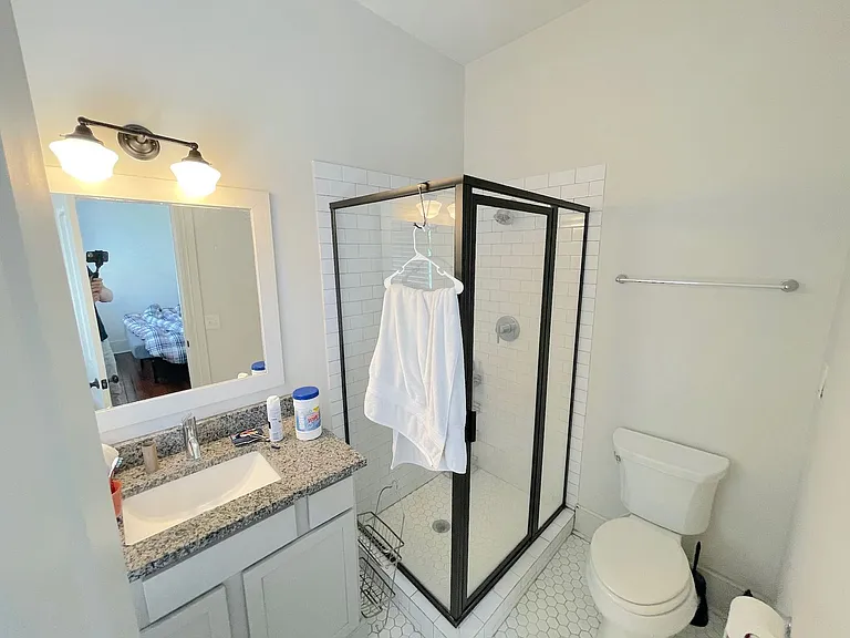 610 E Henry St — Photo 7