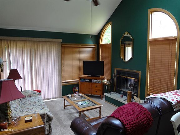 4th image of 17 Creekwood Ln