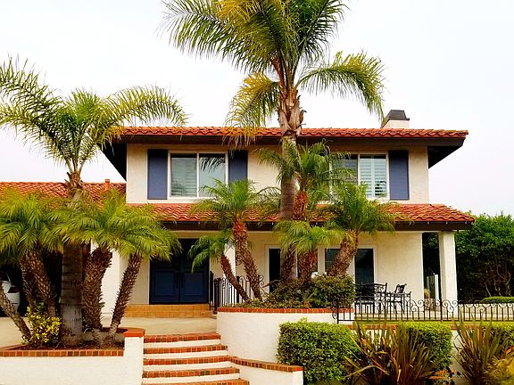 4 Bedrooms, 3 Bathrooms & 3 Car Garage. Oceanviews & outside seating from the front yard & backyard and almost every room in the house.