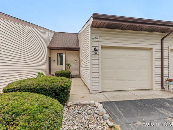 2696 Stonegate Dr SW, Wyoming, MI 49519