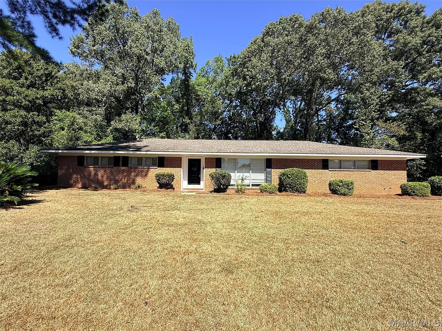 3 bed, 2.0 bath, 1836 sqft, $1,750 — Photo 2