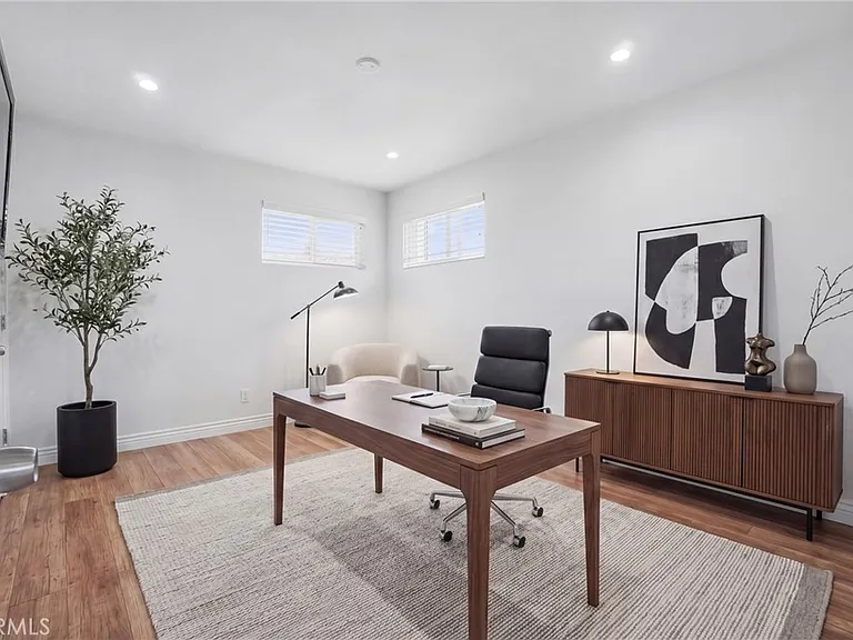 6139 Jamieson Ave — Photo 18