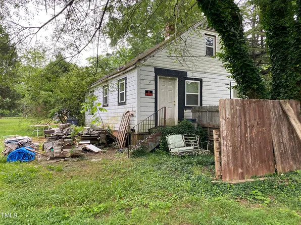 214 W Summerbell Ave, Elon, NC 27244
