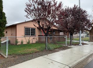 207 Dayton Ave, Toppenish, WA 98948