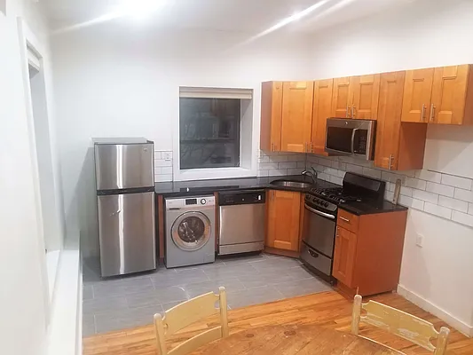 Rented by Capri Jet Realty Corp | media 22