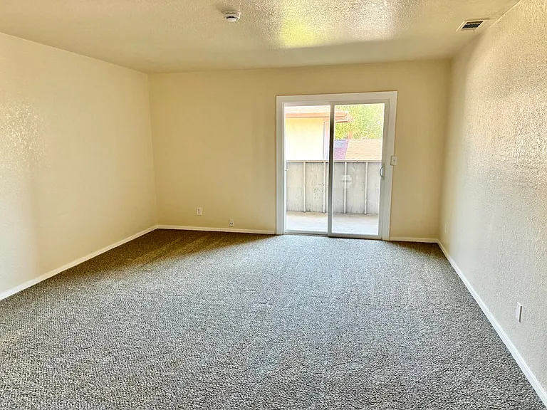 6368 Porterfield Ct — Photo 6