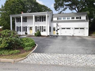 4 Baldwin Orchard Dr, Cranston, RI 02920