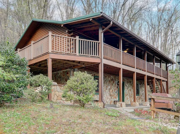 271 Misty Mountain Dr, Maggie Valley, NC 28751