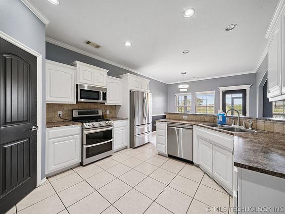 3rd image of 4702 S 186th East Ave