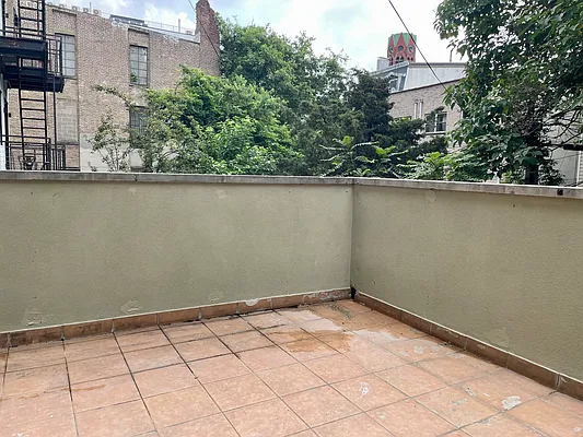 Rented by Compass | media 7