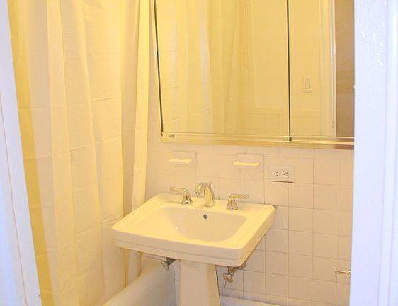 2nd image of 5 Tudor City Pl APT 607