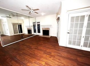 1203 Quail Valley Ln, Arlington, TX 76011