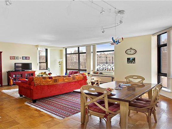 3rd image of 303 E 43rd St APT 12A