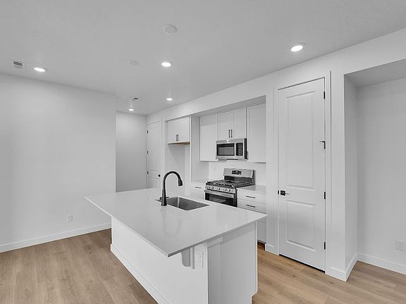 4th image of 12696 S Glacier Trail Ln #125