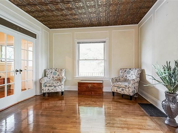 2nd image of 9 Grant St