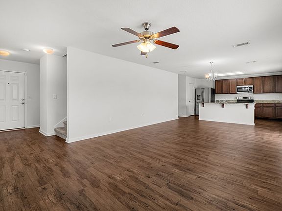 4th image of 725 Widgeon Way