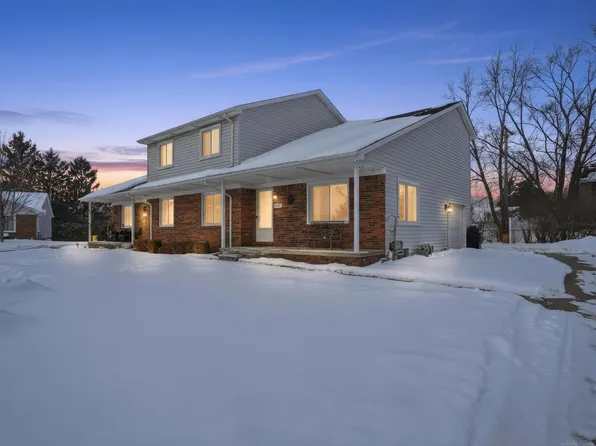 46723 Shelby Ct, Utica, MI 48317