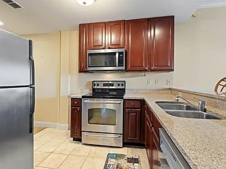 215 W College Ave #604 — Photo 17