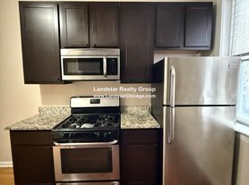 3753 W Sunnyside Ave, Chicago, IL