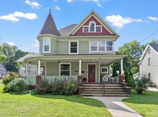 322 E 3rd St, Dixon, IL 61021