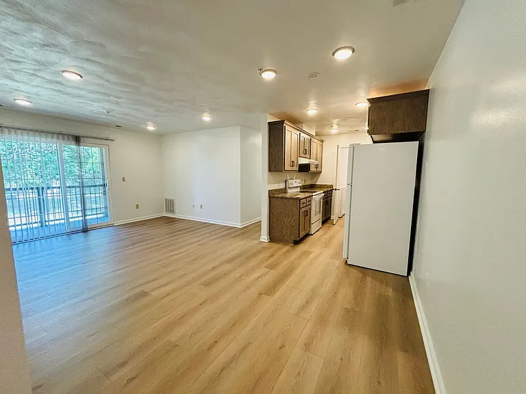 927AB - 410 Houston St. - DM — Photo 88