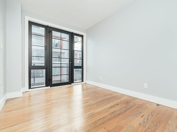 5th image of 115 Stanwix St #706