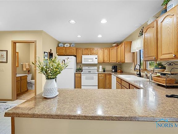 5th image of 516 Woodpointe Dr