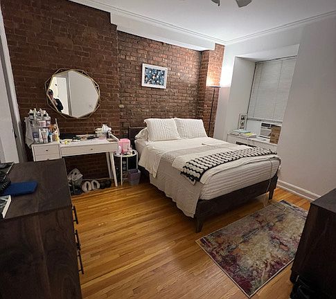 5th image of 117 W 58th St APT 10D