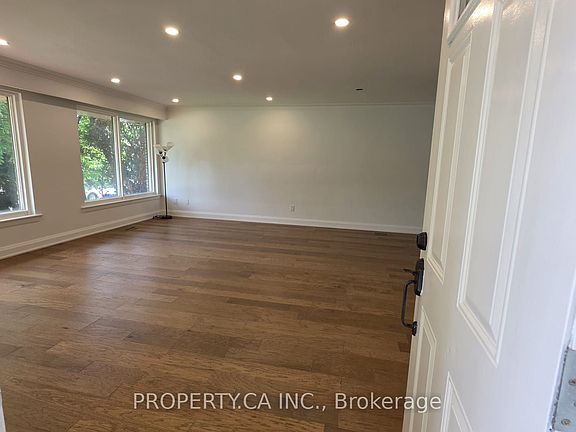 4th image of 121 Trayborn Dr