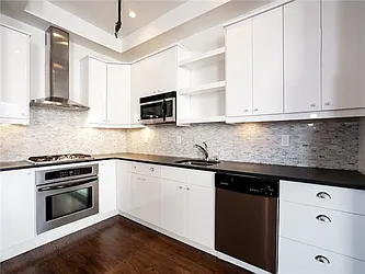 Sold by Avenue Sotheby's International Realty