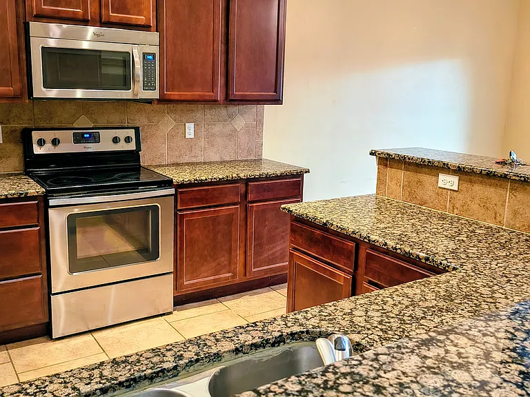 1813 Denise Dr — Photo 10