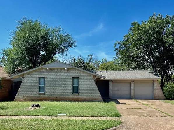 808 Willow Brook Dr, Midwest City, OK 73110