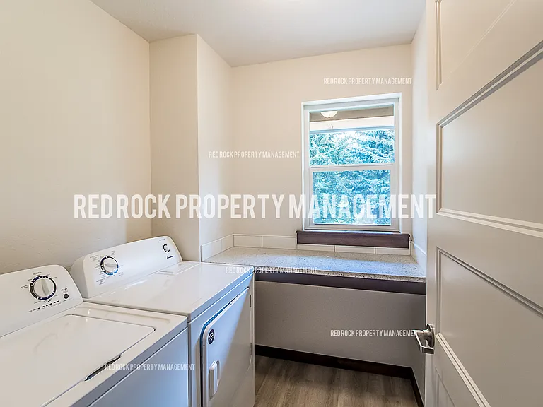 1528 E Latitude Ln #1 — Photo 6