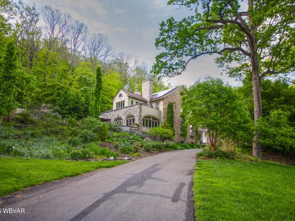 860 Vallamont Dr, Williamsport, PA 17701