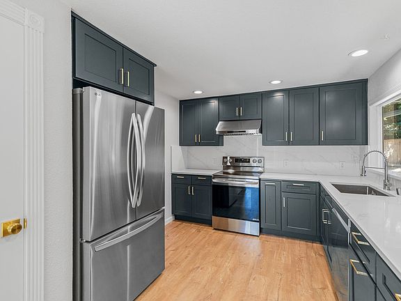 4th image of 13806 70th Ave NE