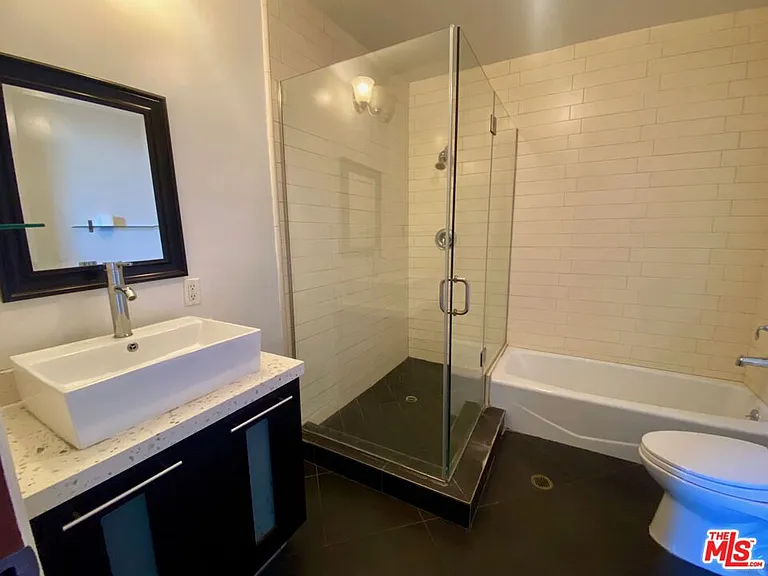 652 Mateo St #201 — Photo 9