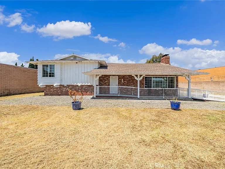1345 S Jellick Ave — Photo 42