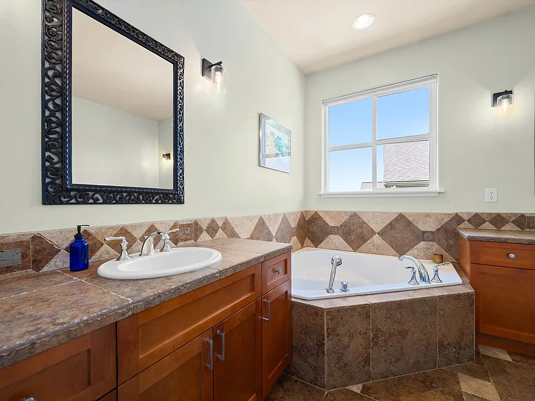 1230 Geneva Hills Rd — Photo 29