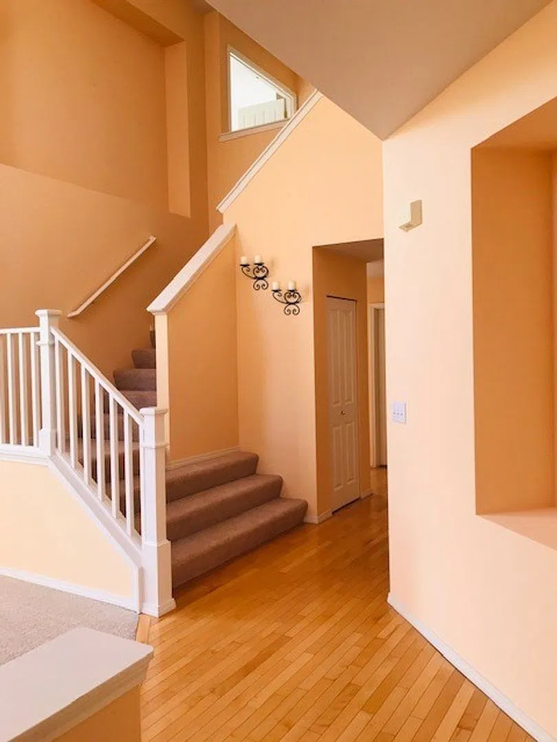 Large and Spacious Home in Renaissance Ridge! — Photo 4