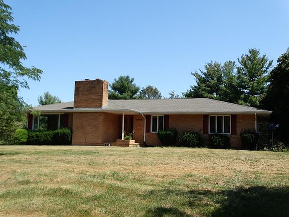 5th image of 378 Valley View Dr