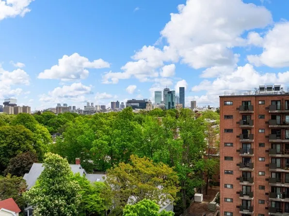 60 Longwood Ave APT 1007, Brookline, MA 02446