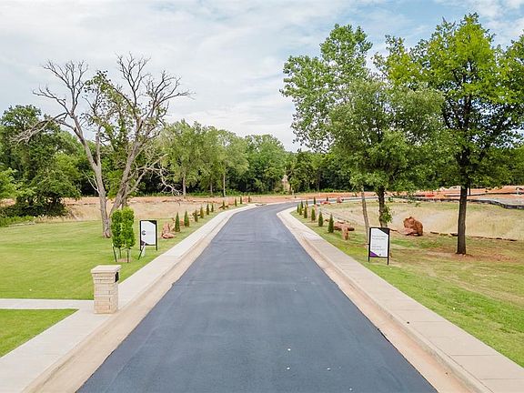 3rd image of 4412 Redbud Dr #9