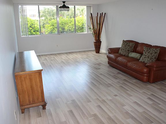 3rd image of 6698 N 10th Ave Avenue N #218