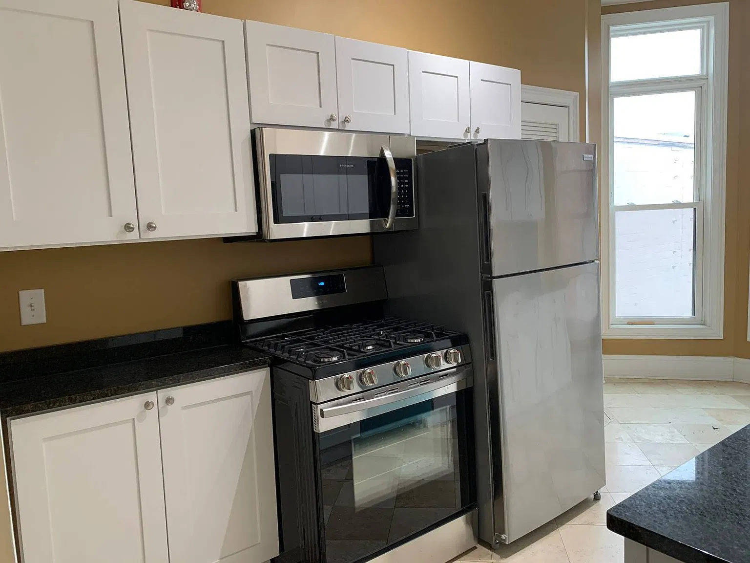 2 bed, 1.0 bath, $1,525 — Photo 4