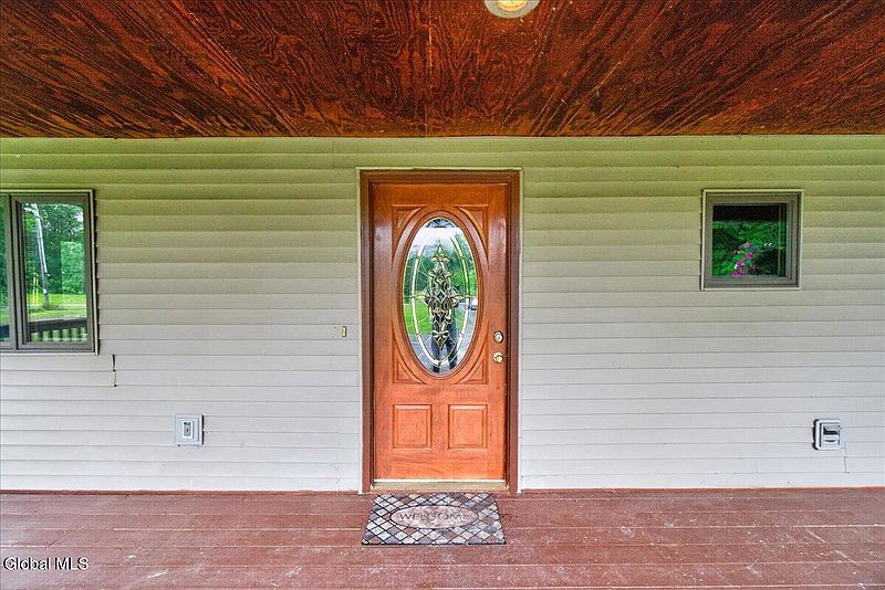 3rd image of 1164 Creek Road