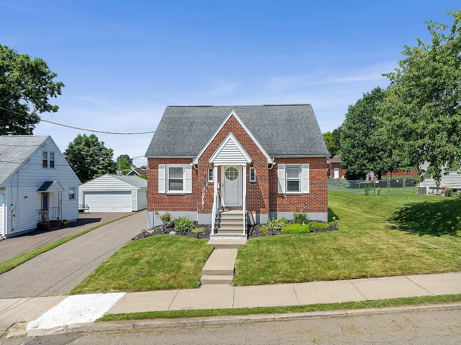 3 bed, 1710 sqft, $2,000 — Photo 1