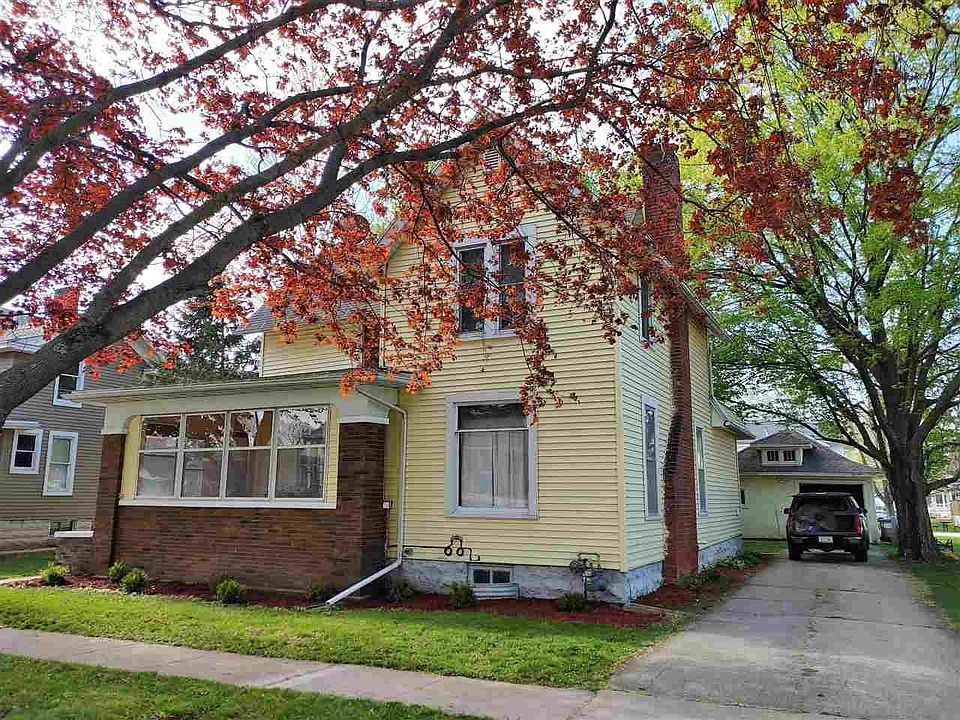 108 W Union St, Manchester, IA 52057 Zillow