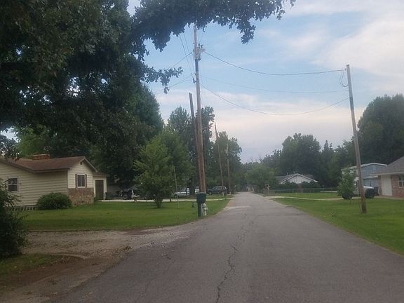 5th image of 651 S Dockery Ln