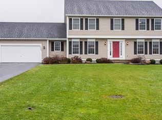 1587 Barrow Hl, Webster, NY 14580